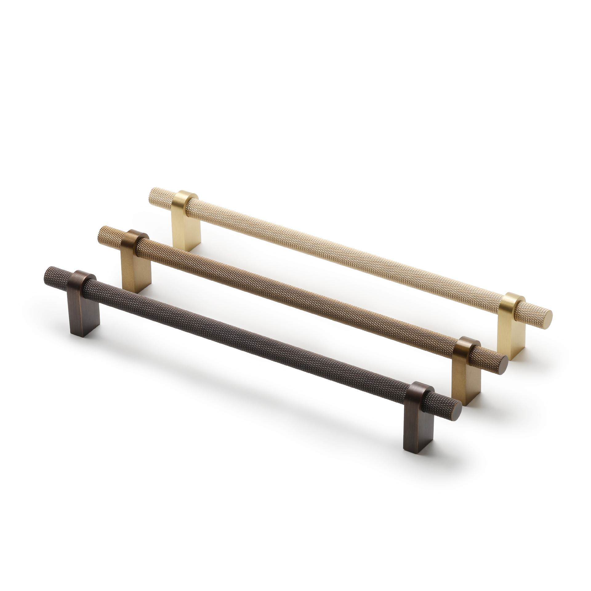 The Monarch Knurled Pull