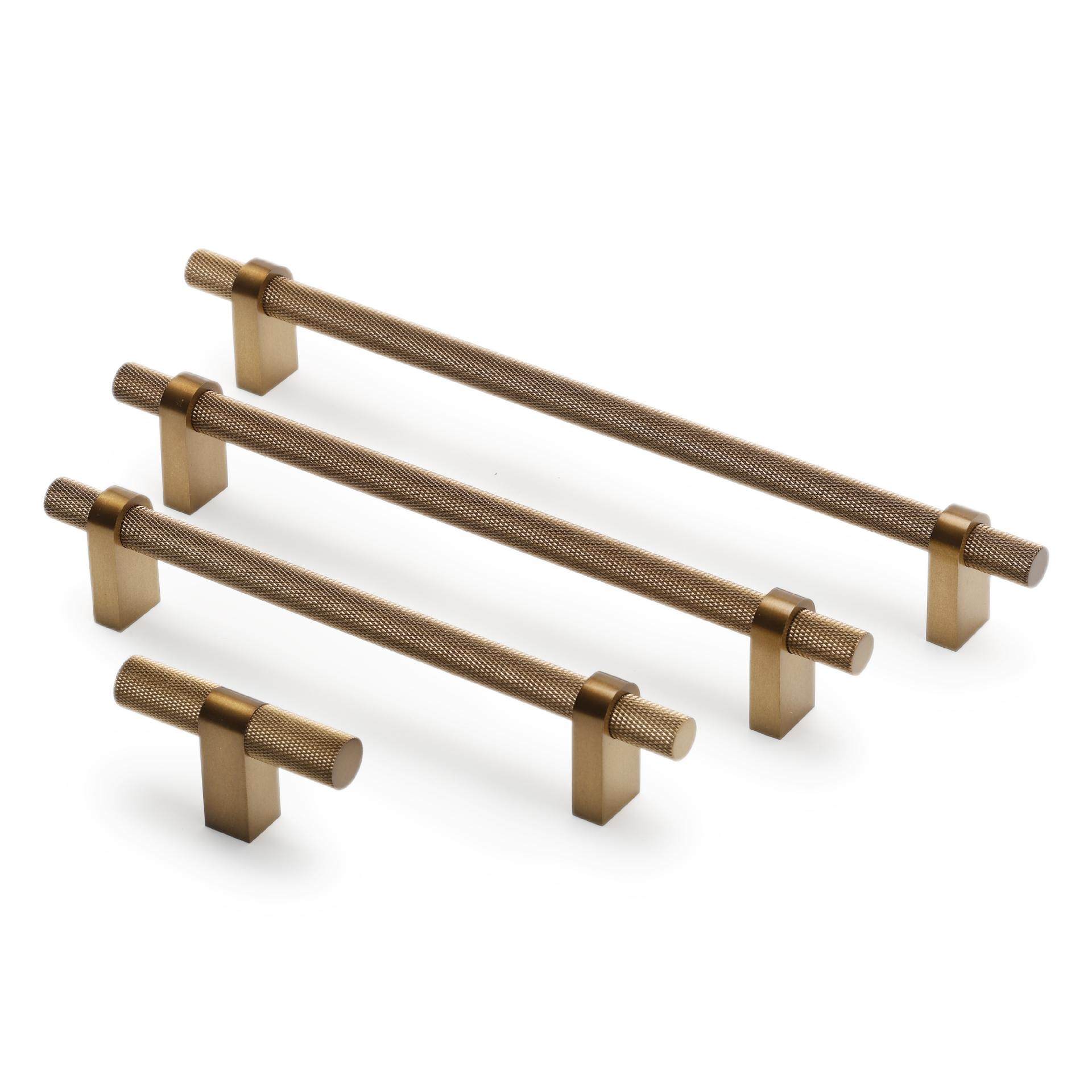 The Monarch Knurled Pull