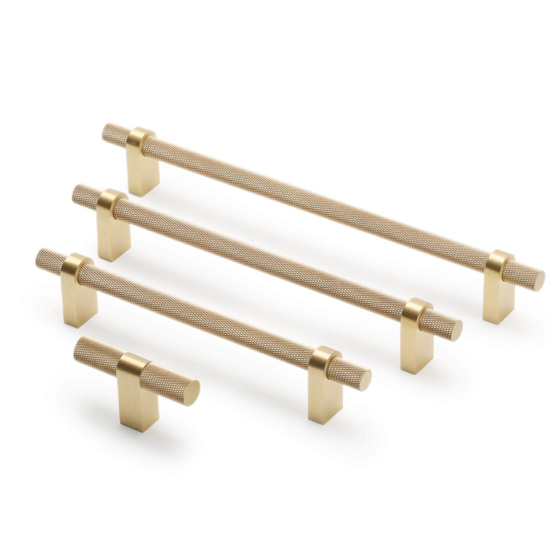 The Monarch Knurled Pull