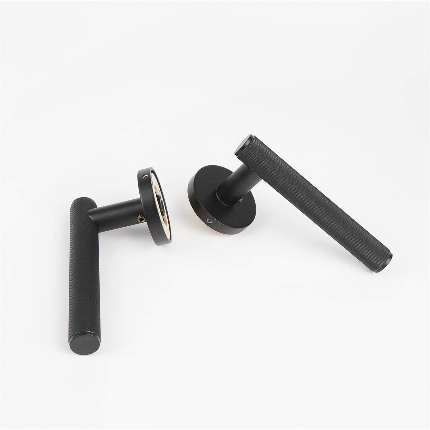 The Ashford Door Handle