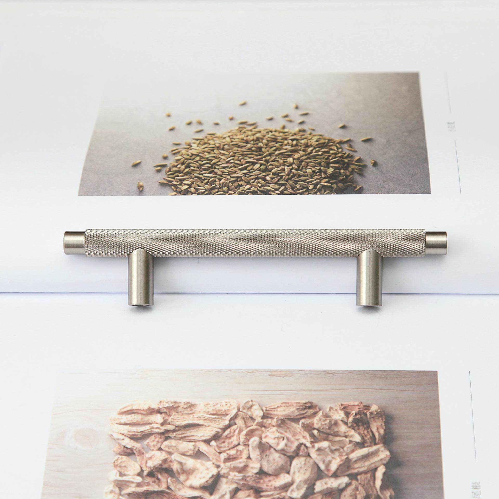 The Beacon Knurled Bar Pull