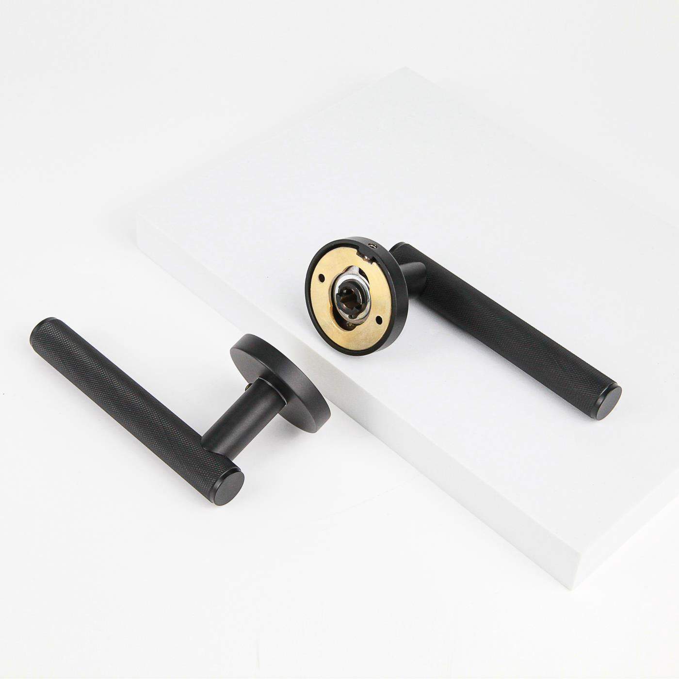 The Ashford Door Handle