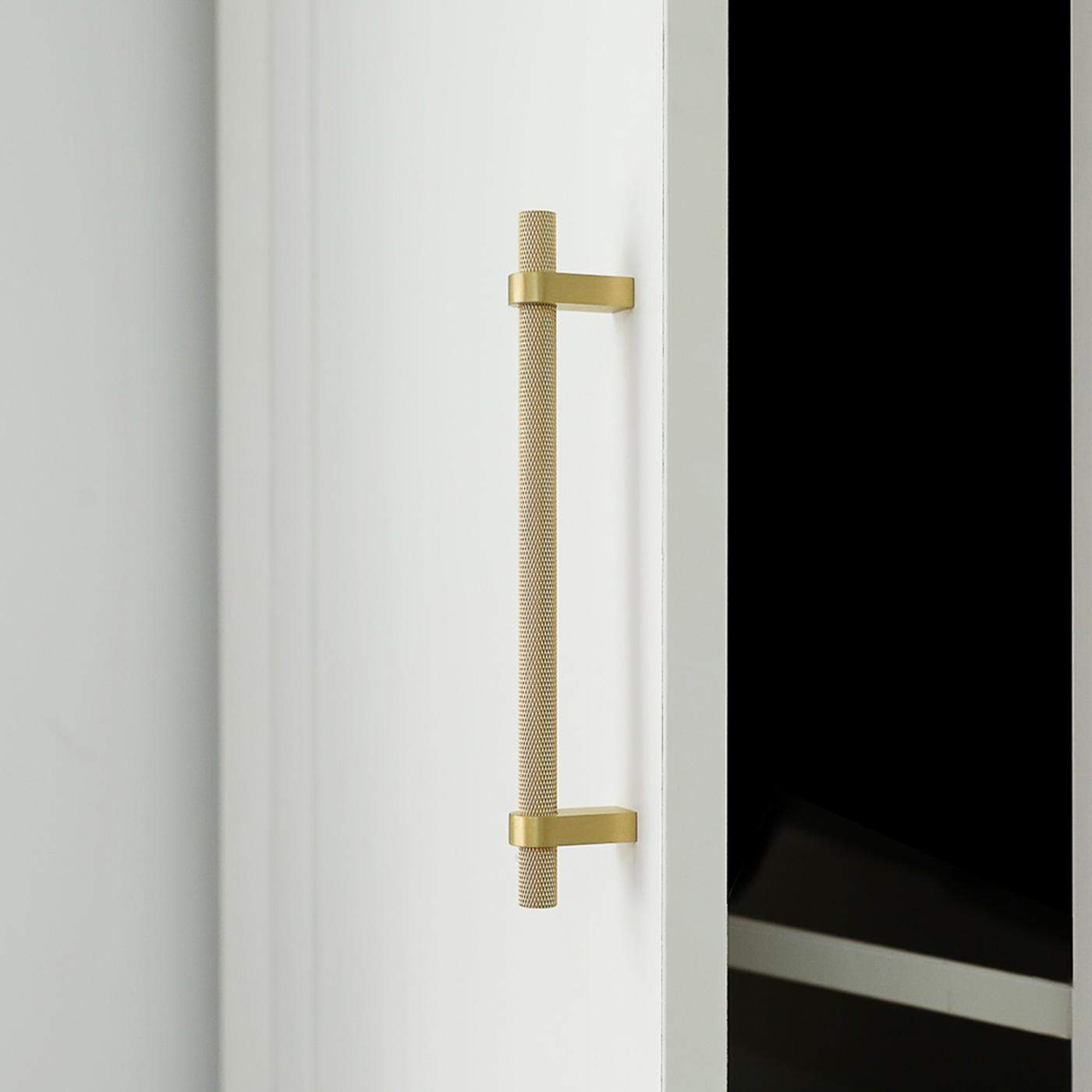 The Monarch Knurled Pull