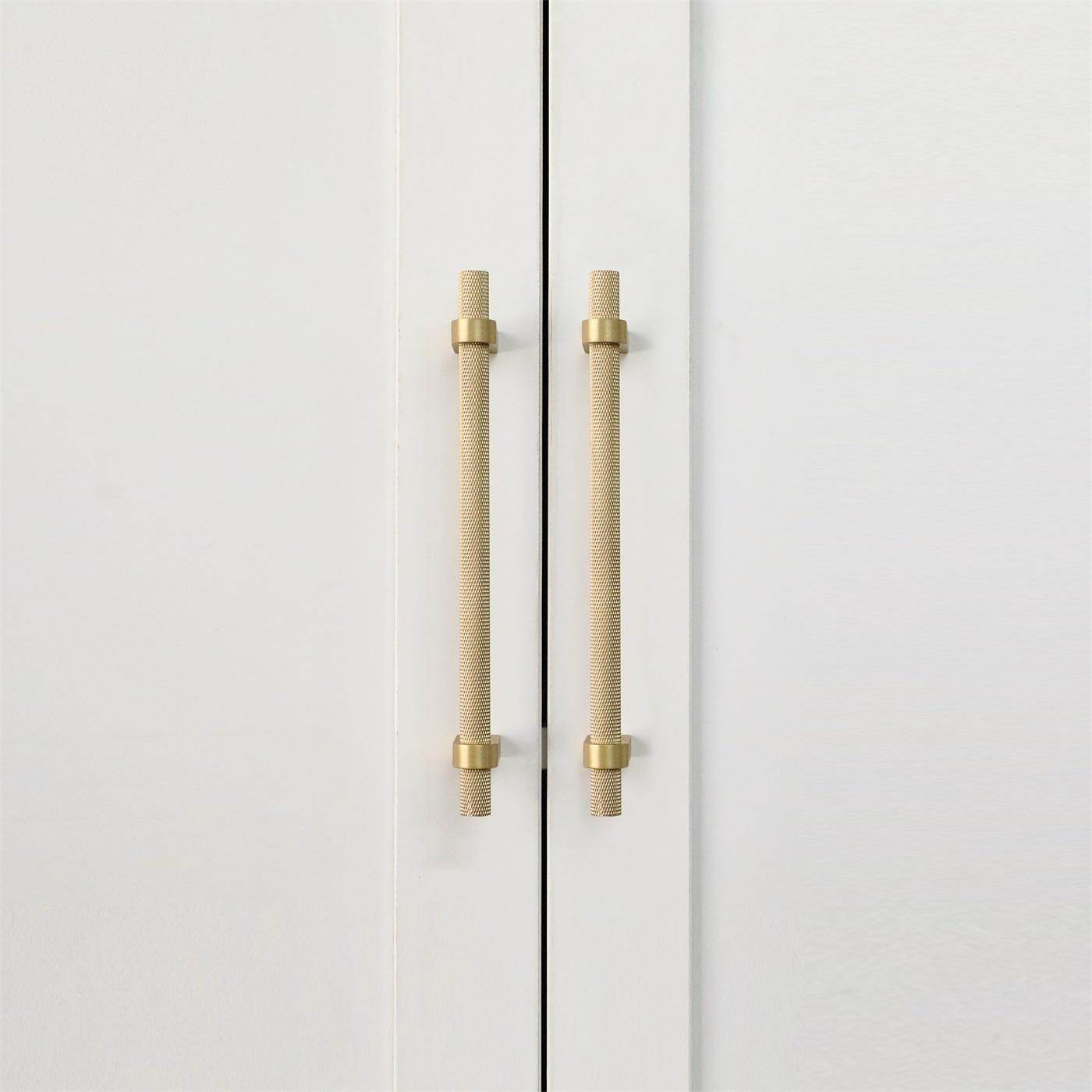The Monarch Knurled Pull
