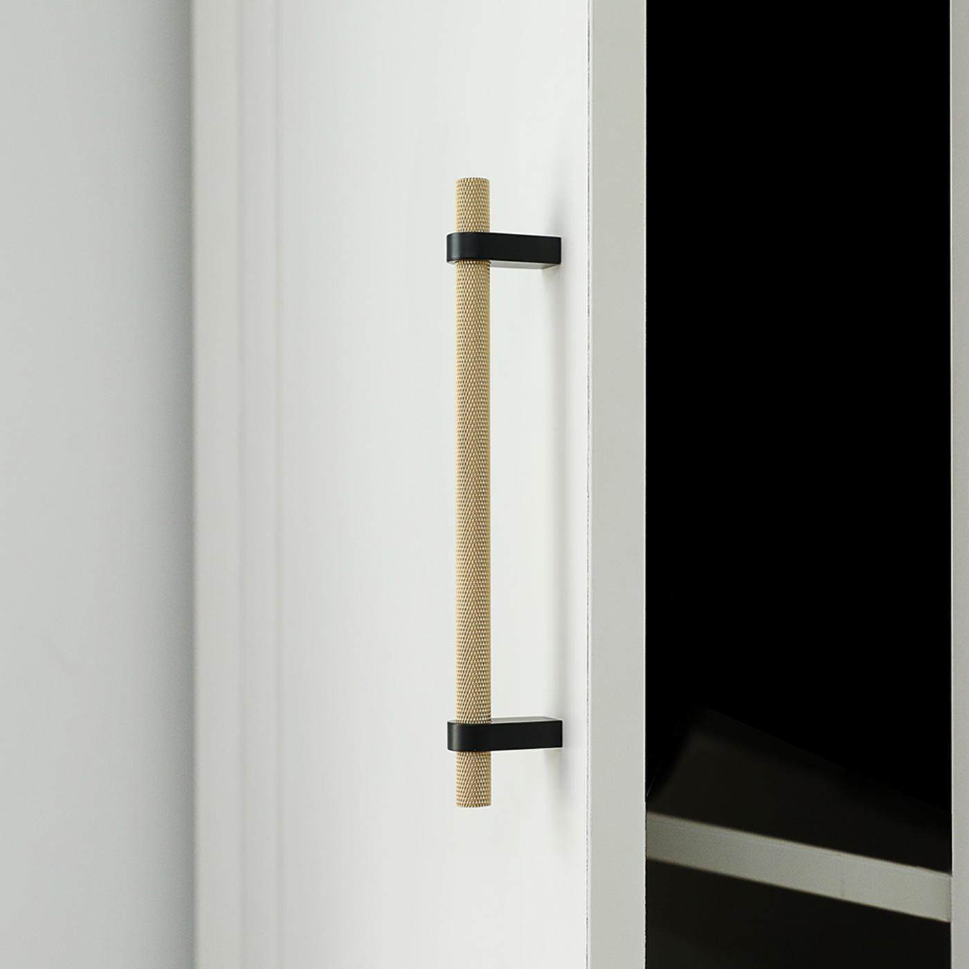 The Monarch Knurled Pull