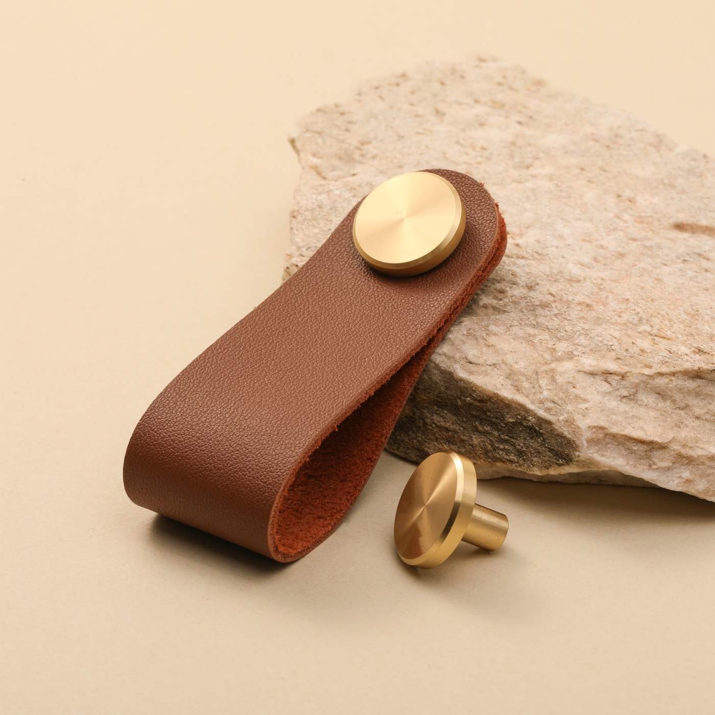 The Sierra Leather Pull